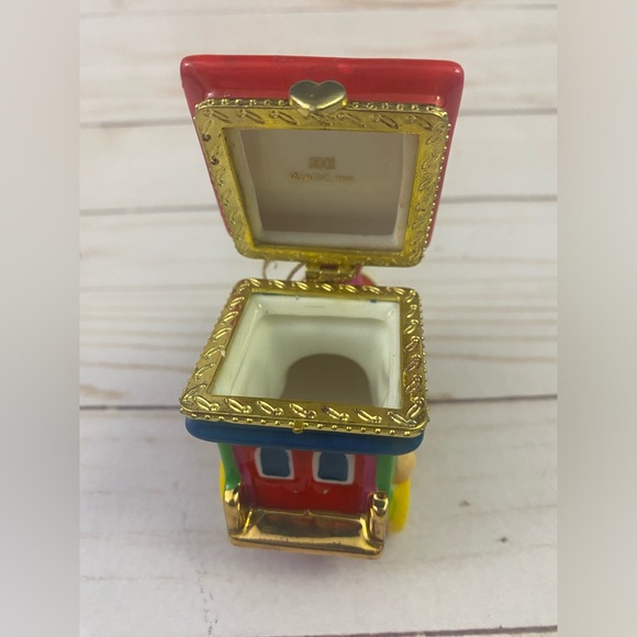 AGC Train Bear Porcelain Trinket Box Ornament American Greeting Cards 2001 - Picture 7 of 9